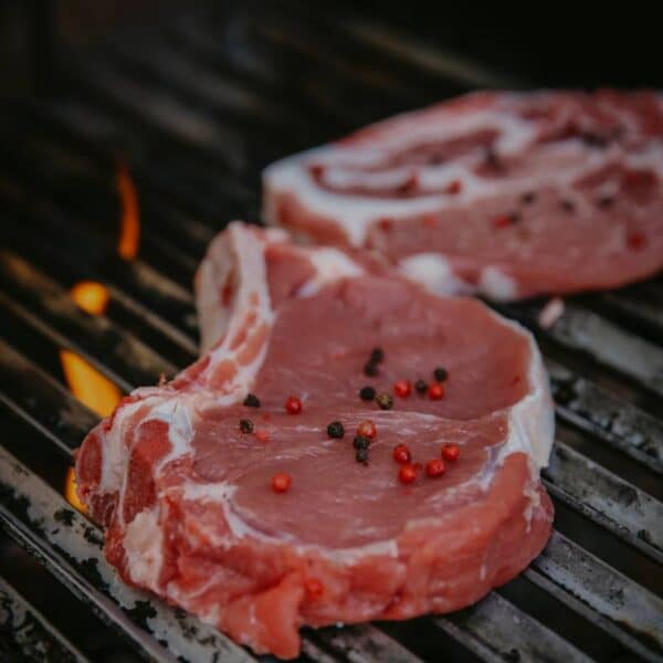 Photo de côte de bœuf de la Ferme de Vers sur un grill de barbecue